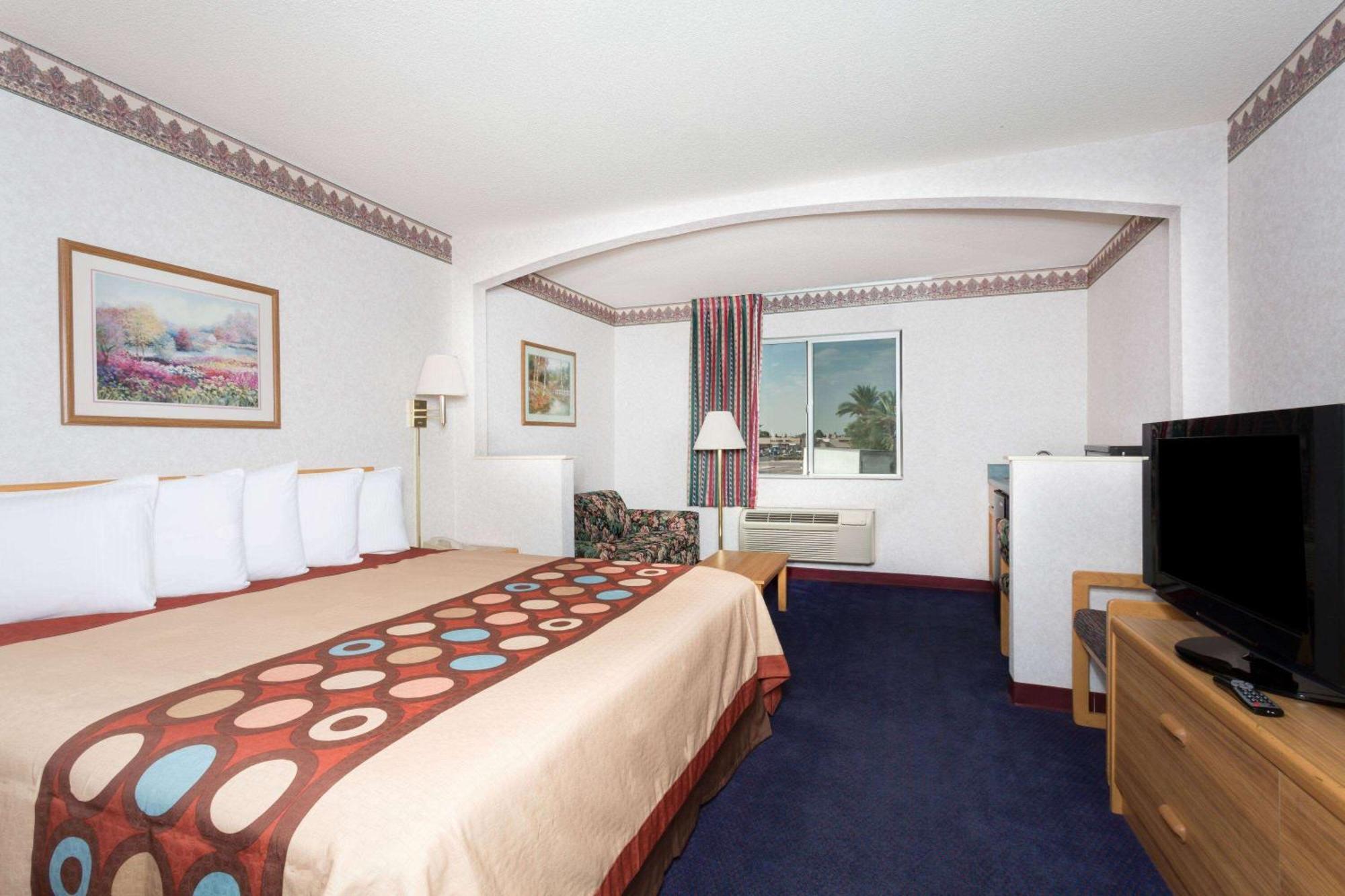 Days Inn By Wyndham Phoenix West Buitenkant foto